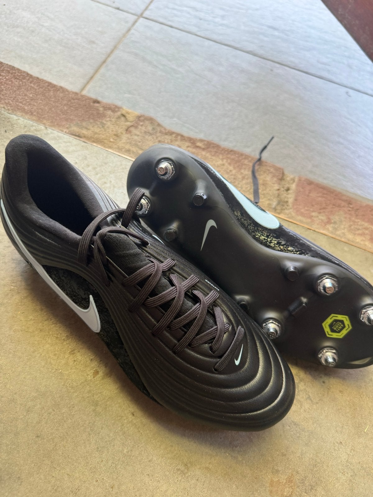 Nike voetbalschoenen - Zo goed als nieuw, Maat XS of kleiner, Ophalen, Zo goed als nieuw, Schoenen