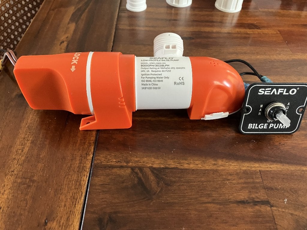 Seaflo Low Profile Bilgepomp 12V + Schakelaar met lampje, Ophalen of Verzenden, Zo goed als nieuw, Overige typen, Zeilboot of Motorboot