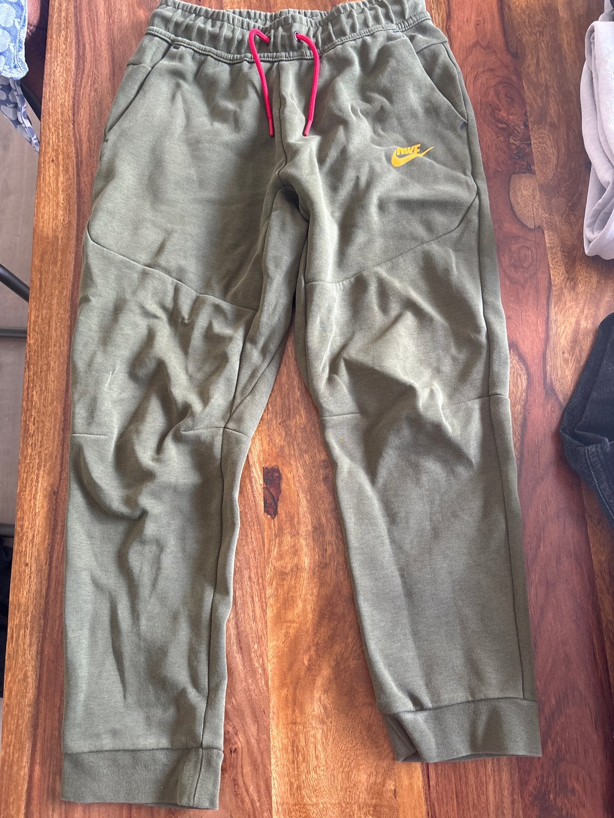 Nike Tech Fleece Broek Jongens Maat 152 (147-158 cm), Kinderen en Baby's, Kinderkleding | Maat 152, Ophalen of Verzenden, Gebruikt