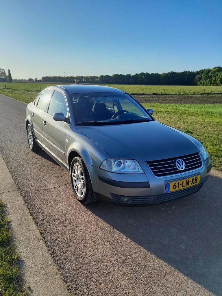 Volkswagen Passat 2.0 96KW 2003 Grijs, Auto's, Volkswagen, 1325 kg, Zwart, 4 cilinders, 1984 cc