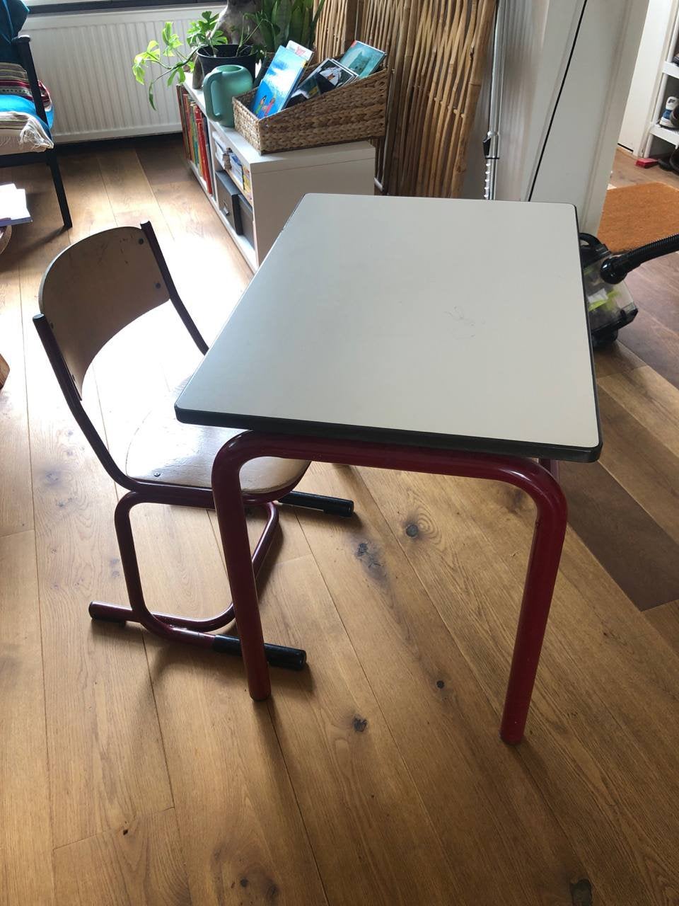Vintage schoolbankje met stoel - Rood frame, Ophalen, Gebruikt, Tafel(s) en Stoel(en)