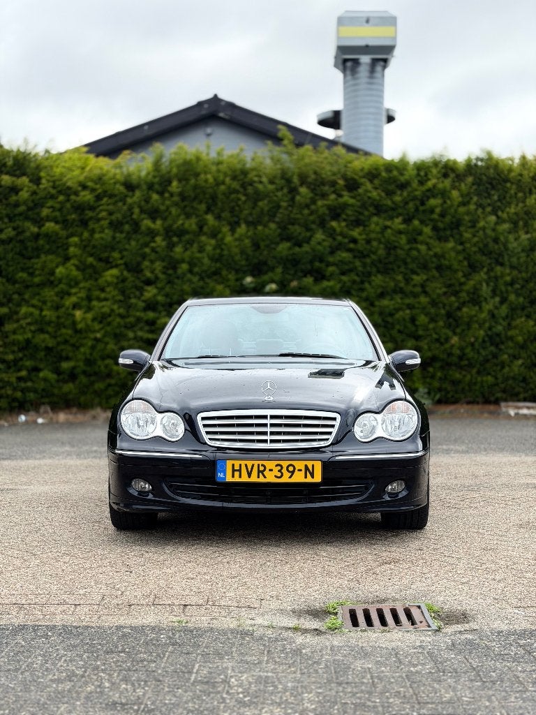Mercedes-Benz C230 V6 W203 Sport Edition MET AIRCO, 1800 kg, Zwart, 2497 cc, Blauw