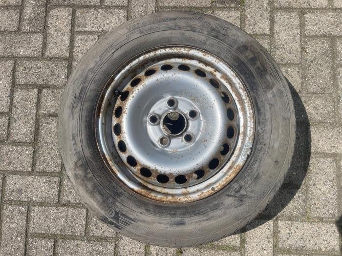 Velg + Band van een Volkswagen Transporter