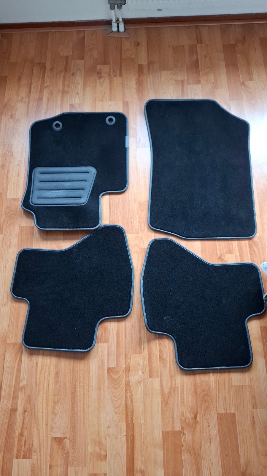 Nieuwe set automatten voor Toyota Aygo uit 2016, Ophalen, Nieuw