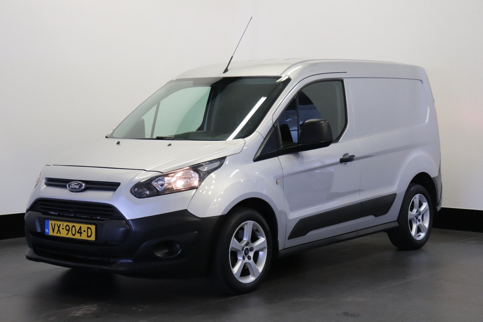 Ford Transit Connect 1.6 TDCI - Airco - PDC - LMV - €4.950, Auto's, Euro 5, Gebruikt, Zwart, 4 cilinders