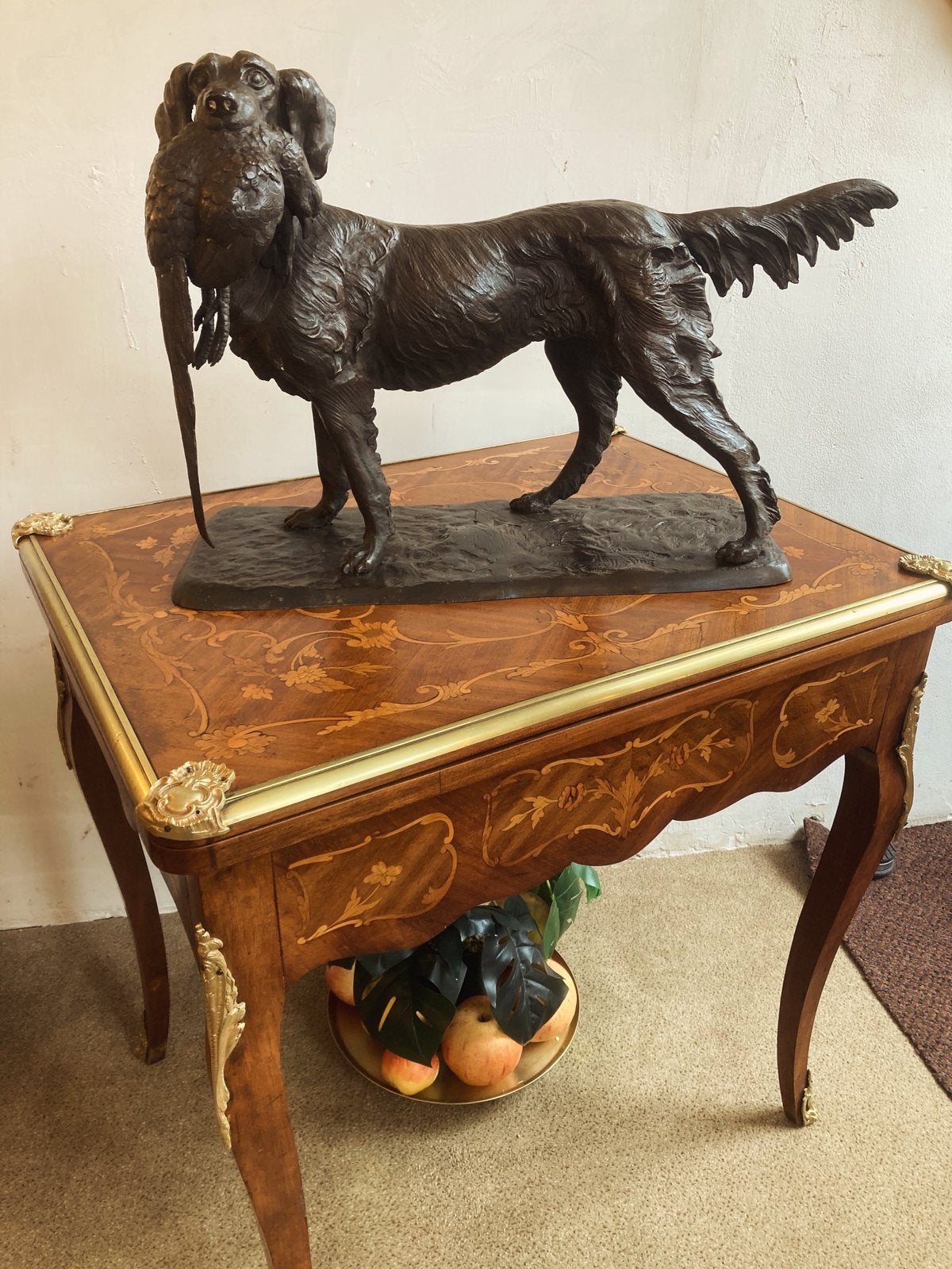 Grote bronzen jachthond, Ophalen
