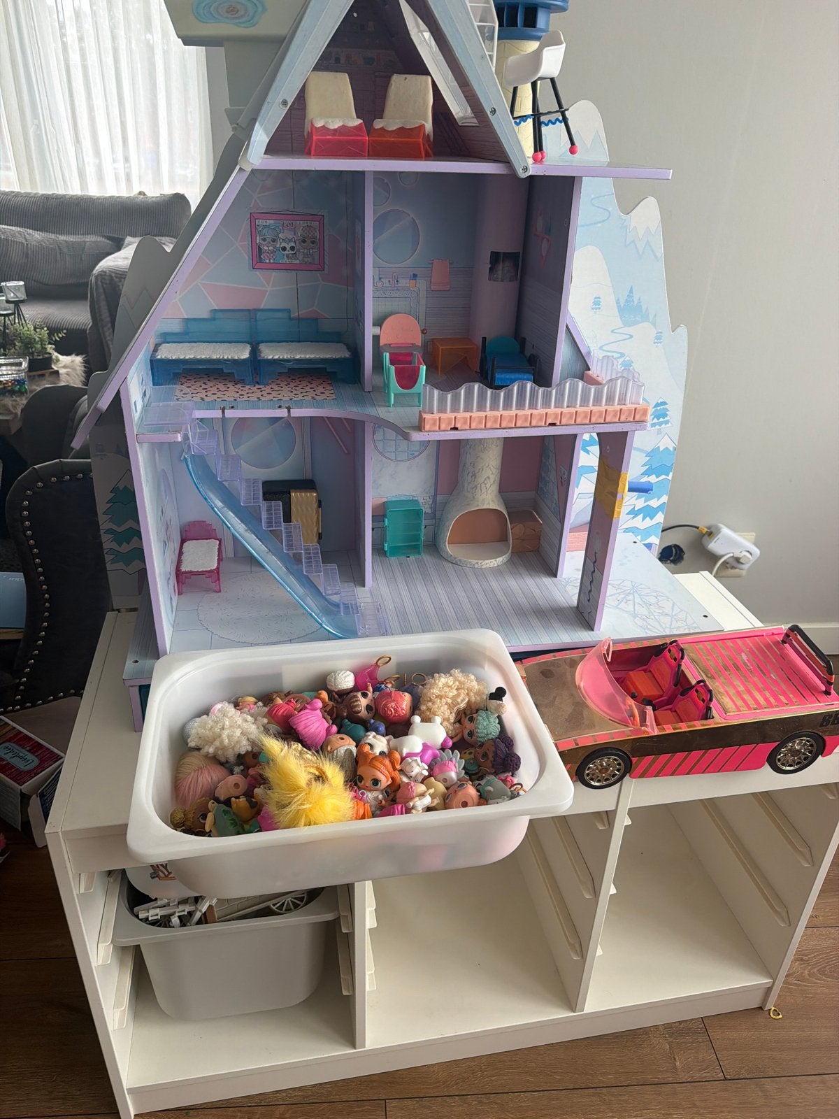 LOL Surprise Poppenhuis met poppetjes, pets en auto, Ophalen of Verzenden, Gebruikt, Overige typen