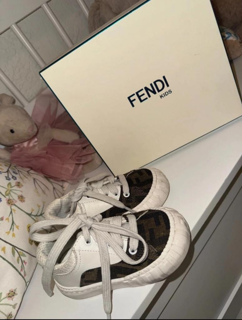 Fendi schoentjes maat 20, Kinderen en Baby's, Ophalen, Schoentjes, Jongetje of Meisje, Fendi