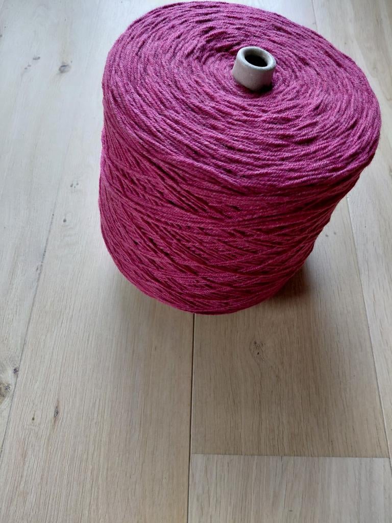 Grote bol 3,3 kilo garen, Hobby en Vrije tijd, Ophalen of Verzenden, Zo goed als nieuw, Breien of Haken, Wol of Garen