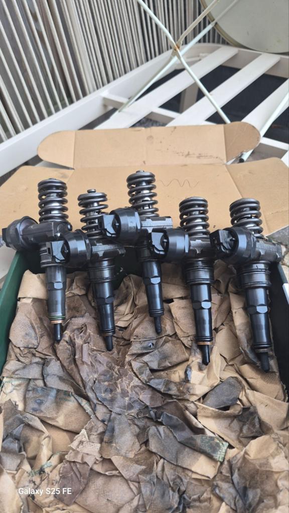 5 Pompverstuivers Motorcode AXD) - Bosch 0414720313 voor T5, Auto-onderdelen, Ophalen of Verzenden, Volkswagen