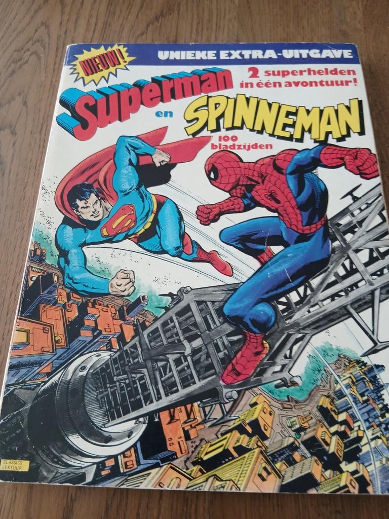 STRIPBOEK  SUPERMAN en SPINNEMAN  1976, Boeken, Strips | Comics, Europa, Carmine Infantino en Stan Lee, Ophalen of Verzenden, Gelezen