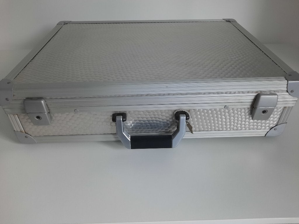 aluminium koffer 57 x 42 x 14, kan op slot met twee sleutels, Ophalen, Zo goed als nieuw, Overige instrumenten