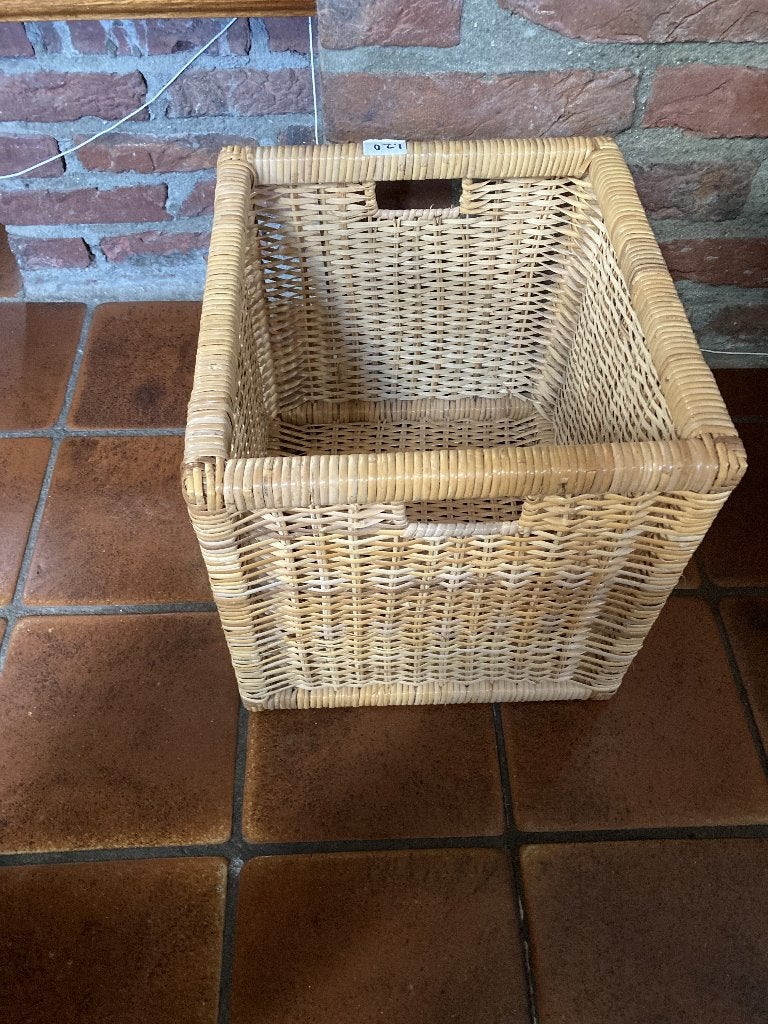 Rotan mand - Opbergmand - Vierkant, Huis en Inrichting, Woonaccessoires | Schalen en Manden, Ophalen, Gebruikt, Mand, Vierkant
