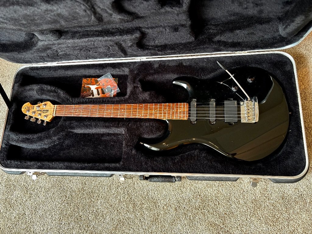 Foto 4 van Ernie Ball Music Man " LUKE "   elektrische gitaar
