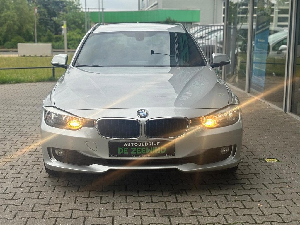 BMW 3-serie Touring 316d Executive, Achterwielaandrijving, 4 cilinders, 116 pk, Automatische klimaatregeling
