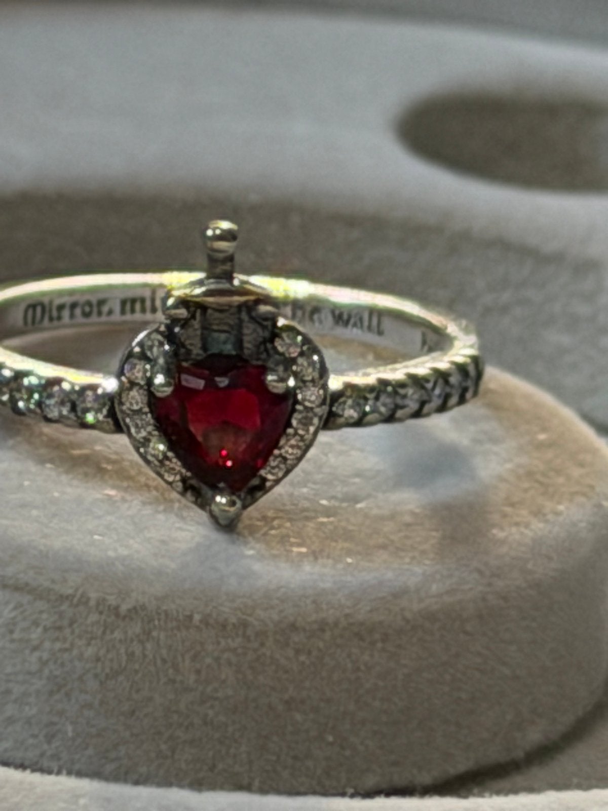 Disney Pandora Sneeuwwitje Boze Koningin Ring - Maat 58, Met kristal, 20 of groter, Nieuw, Ophalen of Verzenden