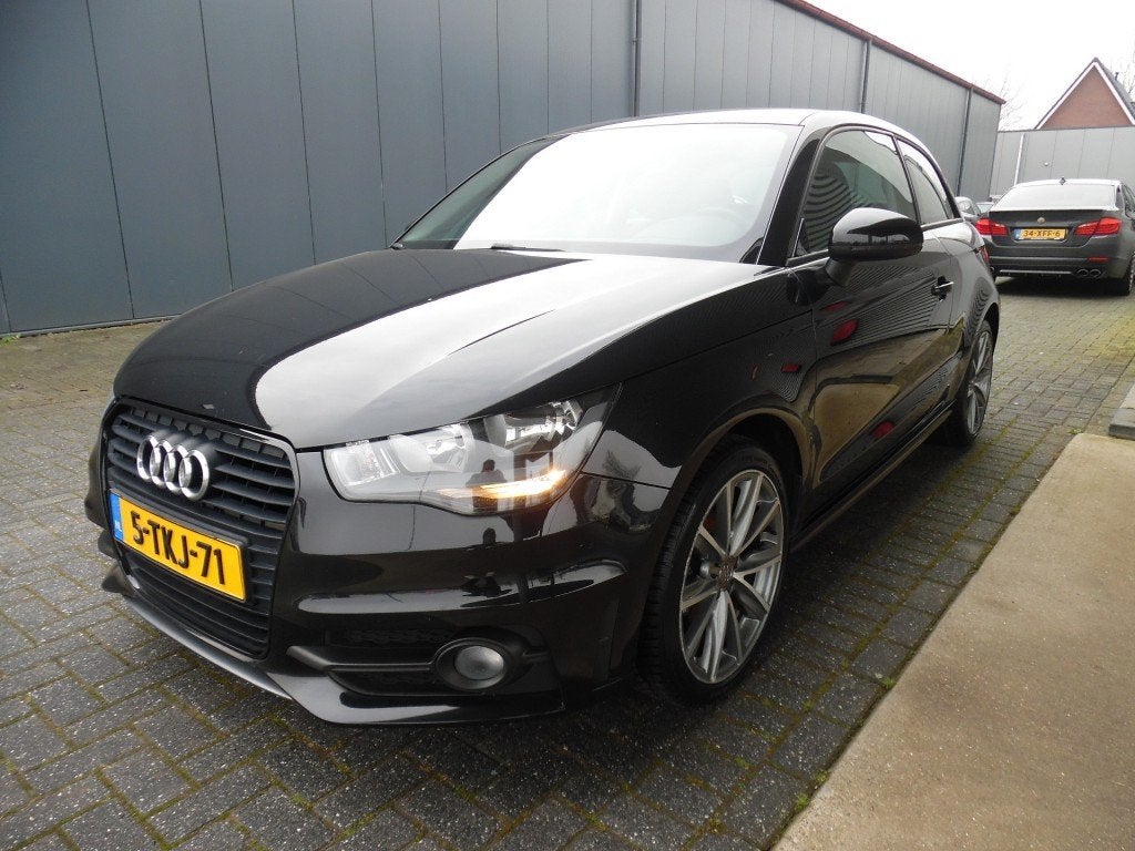 Audi A1 1.2 TFSI S EDITION, Voorwielaandrijving, 86 pk, 4 cilinders, 4 stoelen