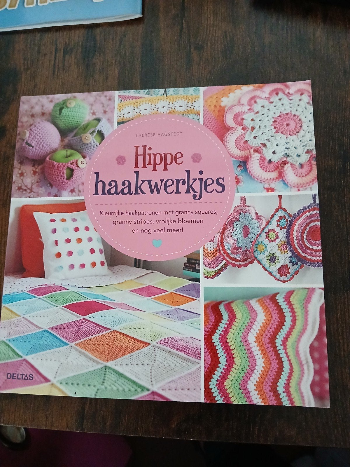 Hippe Haakwerkjes: Kleurrijke Haakpatronen Boek, Hobby en Vrije tijd, Ophalen, Zo goed als nieuw, Haken, Patroon of Boek