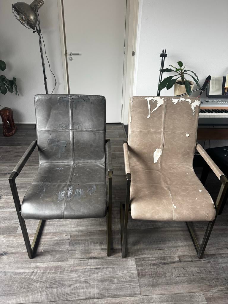 Gratis afhalen: 4 gebruikte eetkamerstoelen met armleuningen, Ophalen, Gebruikt, Overige materialen