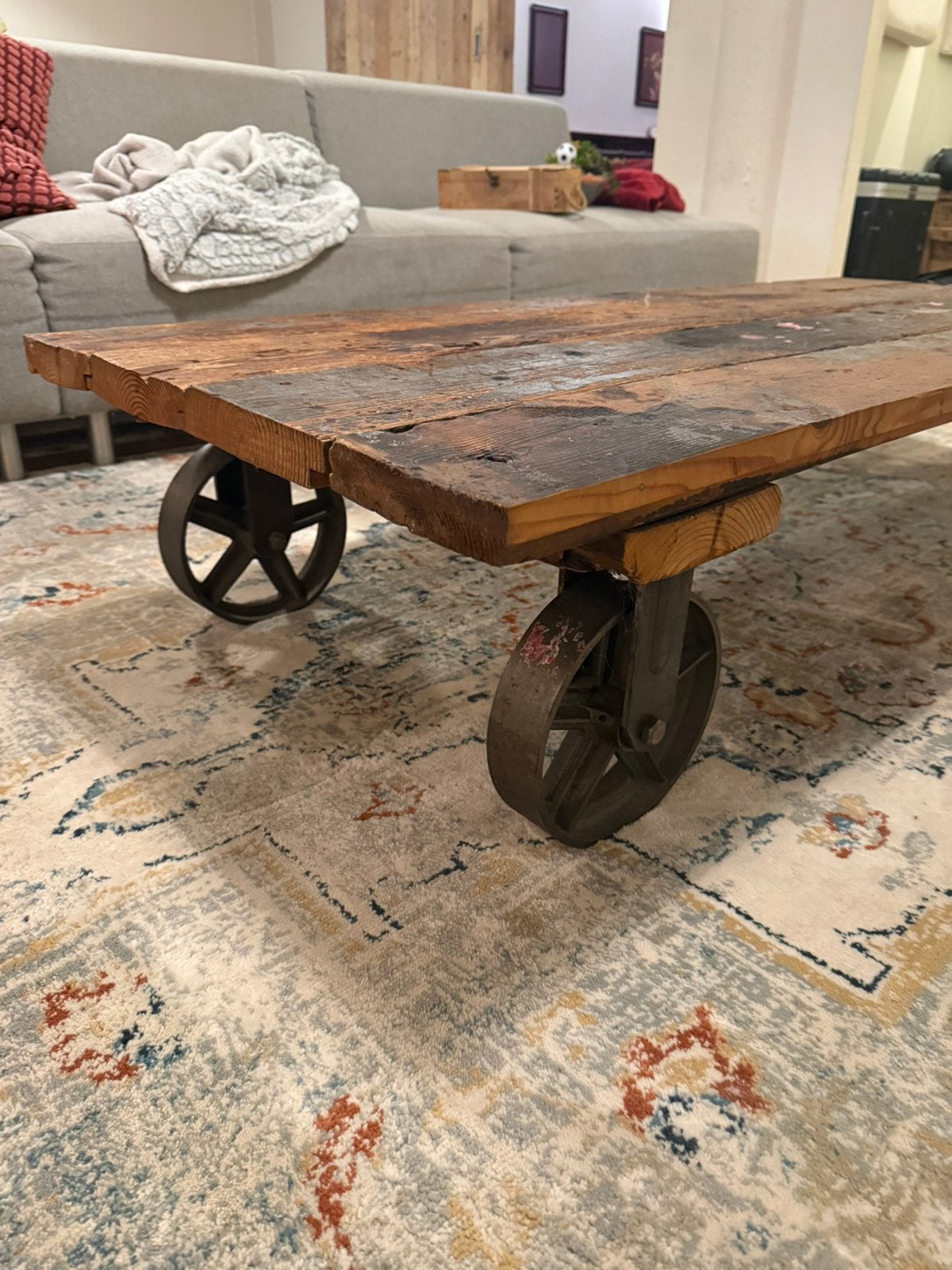 Industriële salontafel van oude goederenwagonvloer, Huis en Inrichting, Tafels | Salontafels, Ophalen, Zo goed als nieuw, Rechthoekig