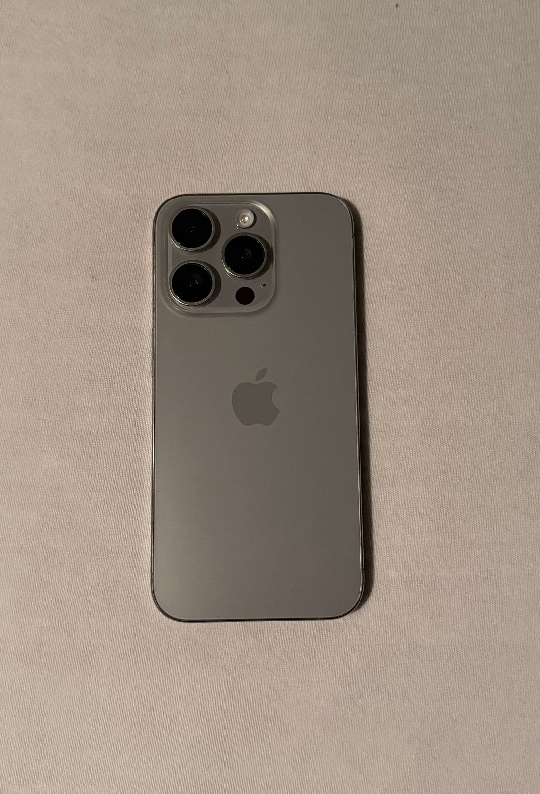 Foto 3 van iPhone 15 Pro 256GB – 90% batterij – zeer nette staat