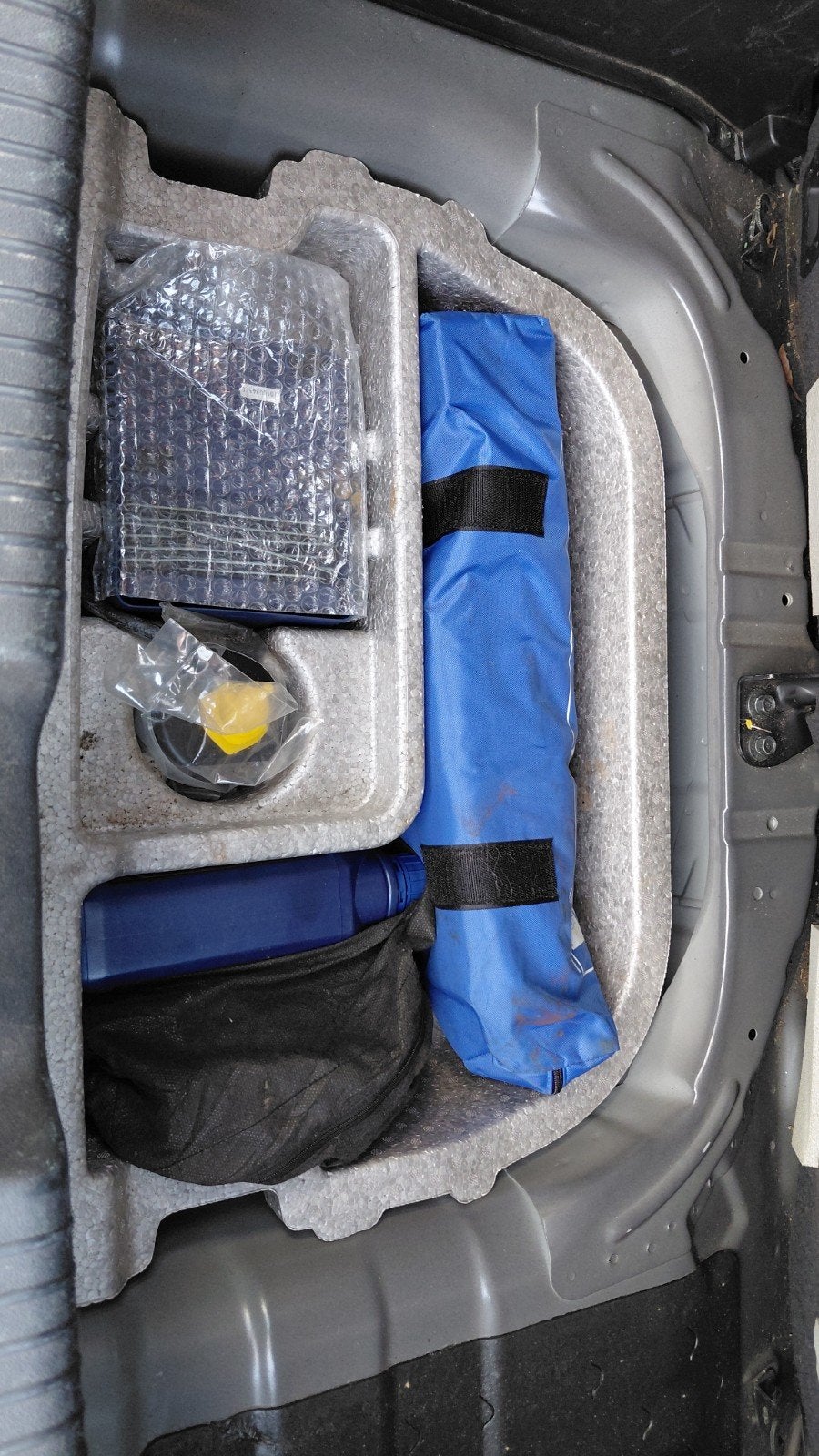 Foto 6 van Hyundai i10 1.1 I 5DR 2012 Grijs