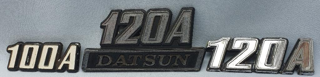 Datsun embleem 100A - 120A - 70er jaren., Verzenden, Gebruikt, Auto's