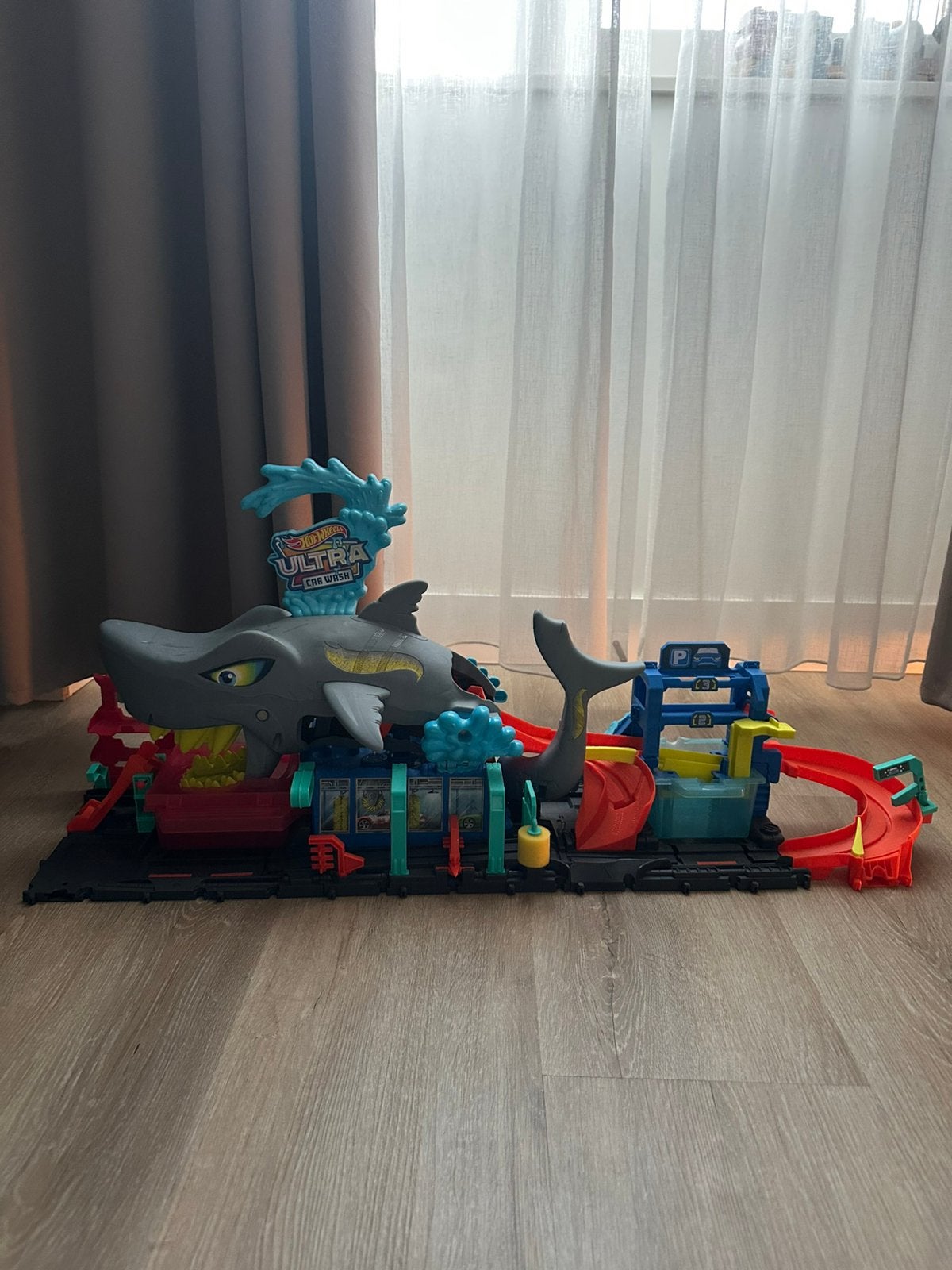 Hot wheels haai wasstraat, Kinderen en Baby's, Ophalen, Zo goed als nieuw