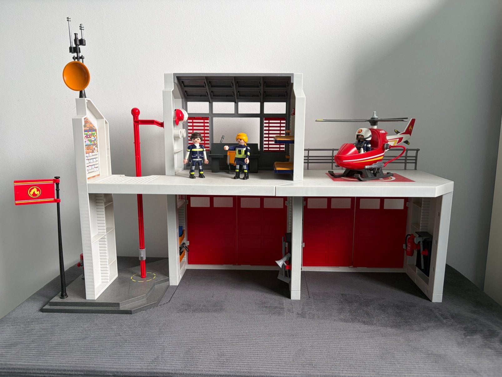 Grote brandweerkazerne met helikopter - 9462, Ophalen, Zo goed als nieuw, Complete set