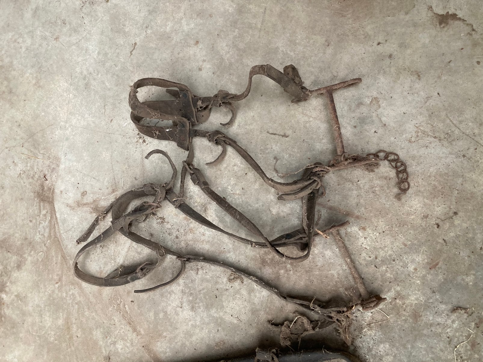 Oud tuig en gereedschap, Ophalen