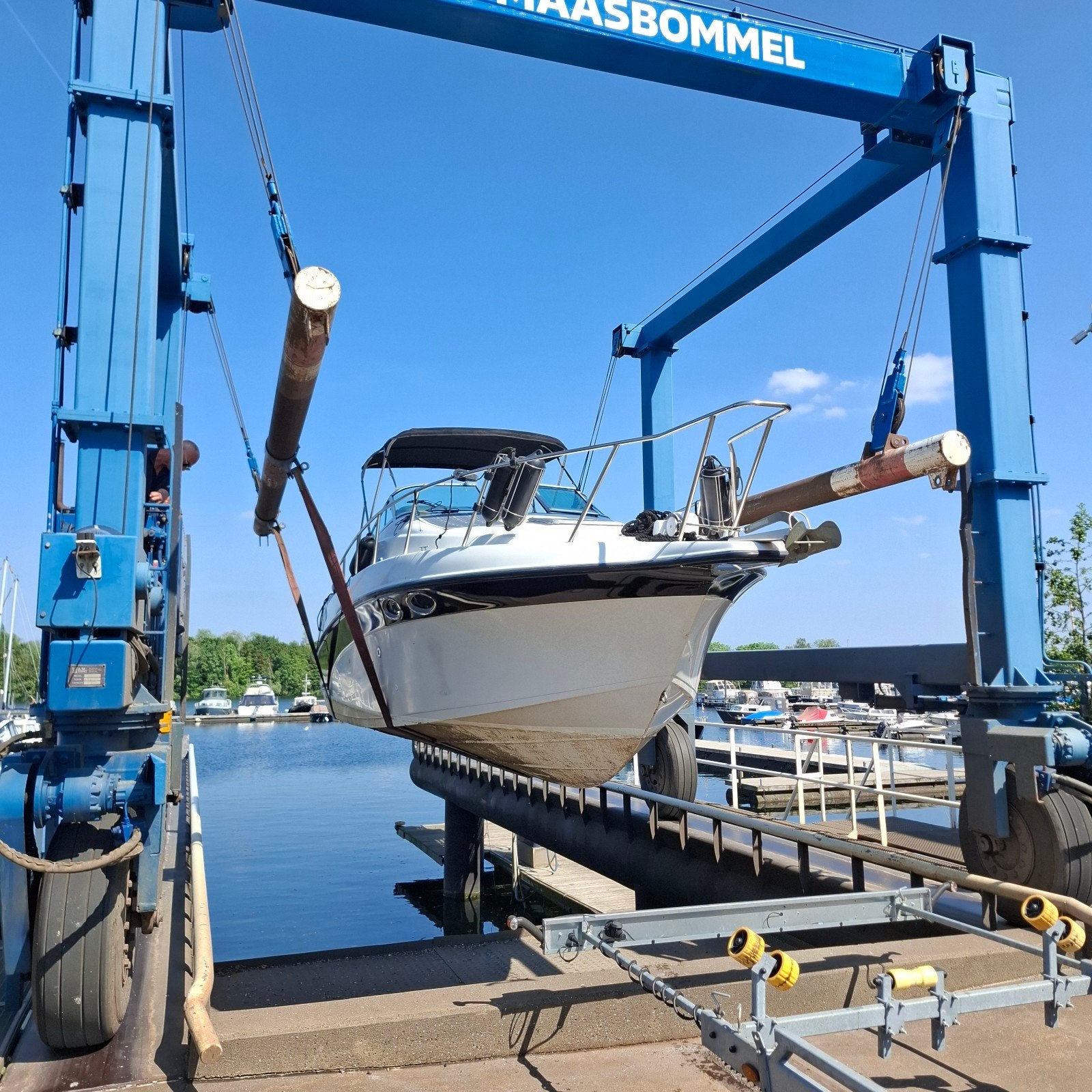 Te koop.   Crownline 250cr, Ophalen, Binnenboordmotor, Kruiser, 225 pk