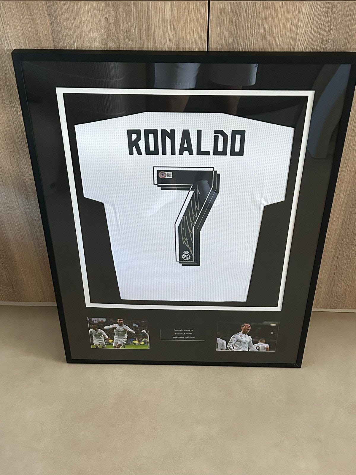 Ingelijst gesigneerd Ronaldo shirt met COA Beckett, Verzamelen, Sportartikelen en Voetbal, Ophalen of Verzenden, Zo goed als nieuw