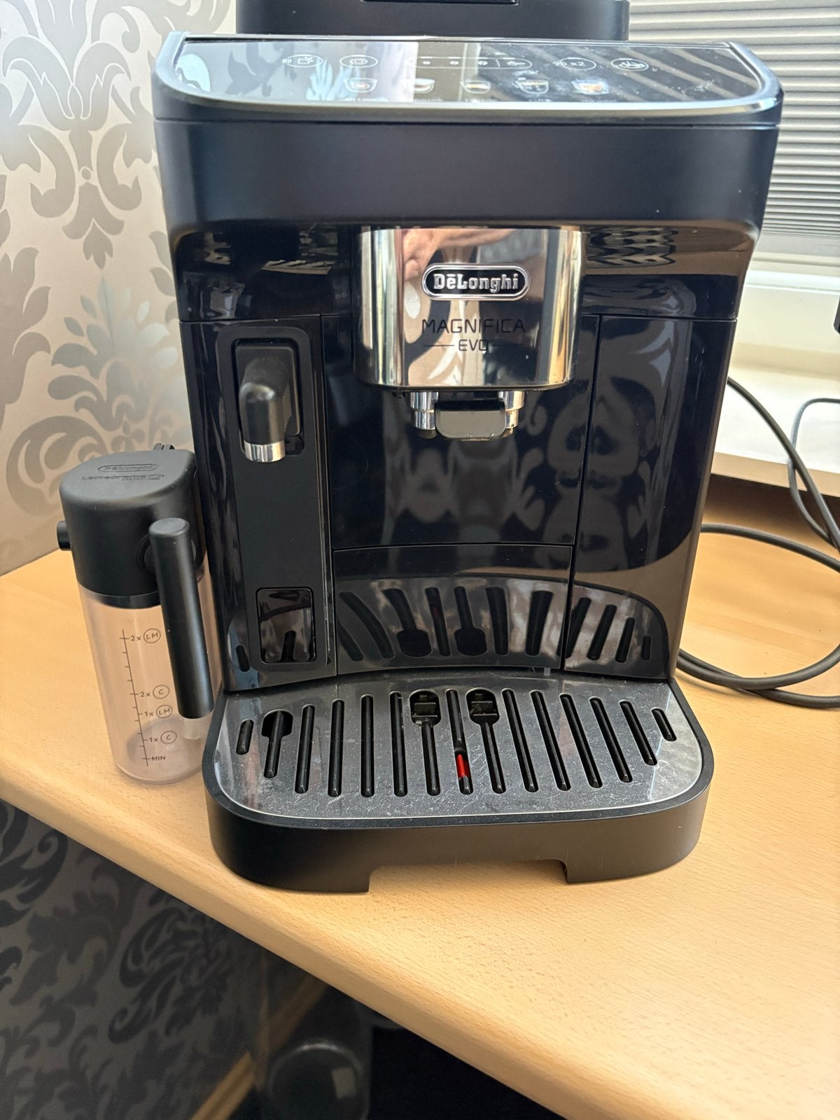 De'Longhi Magnifica Evo volautomatische espressomachine, Ophalen, Afneembaar waterreservoir, Espresso apparaat, Koffiebonen