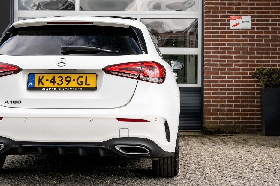 Mercedes-Benz A-Klasse 180 180 Business Solution AMG | Panor, Auto's, Mercedes-Benz, 136 pk, Gebruikt, 4 cilinders, Alcantara