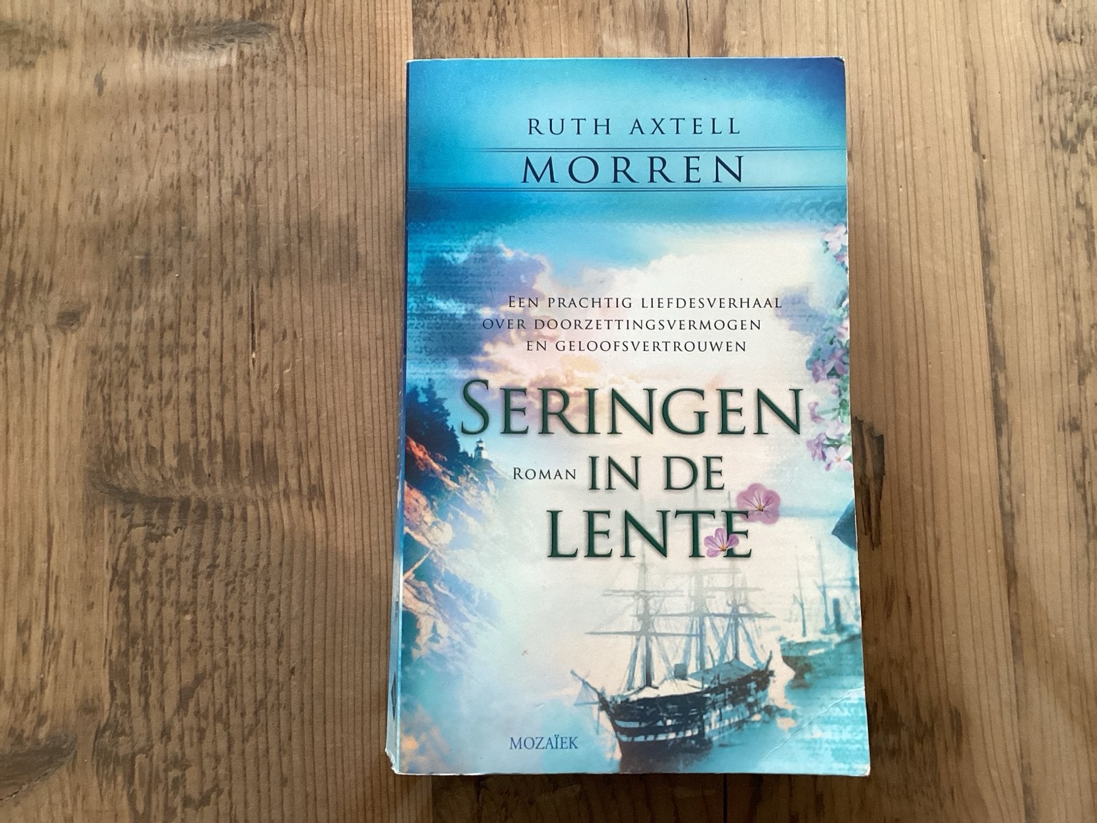 Seringen in de Lente - Ruth Axtell Morren Roman, Boeken, Ophalen of Verzenden, Gelezen, Nederland