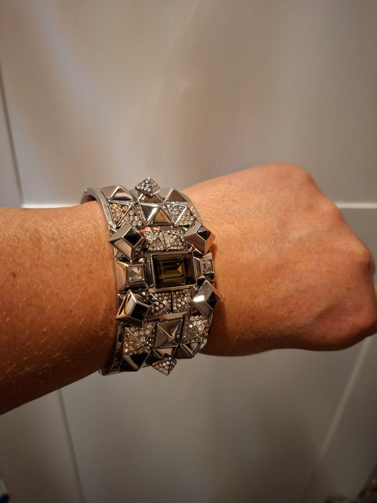 Swarovski Armband met Kristallen en Zilverkleurige Details, Met kristal, Overige materialen, Ophalen of Verzenden, Zo goed als nieuw