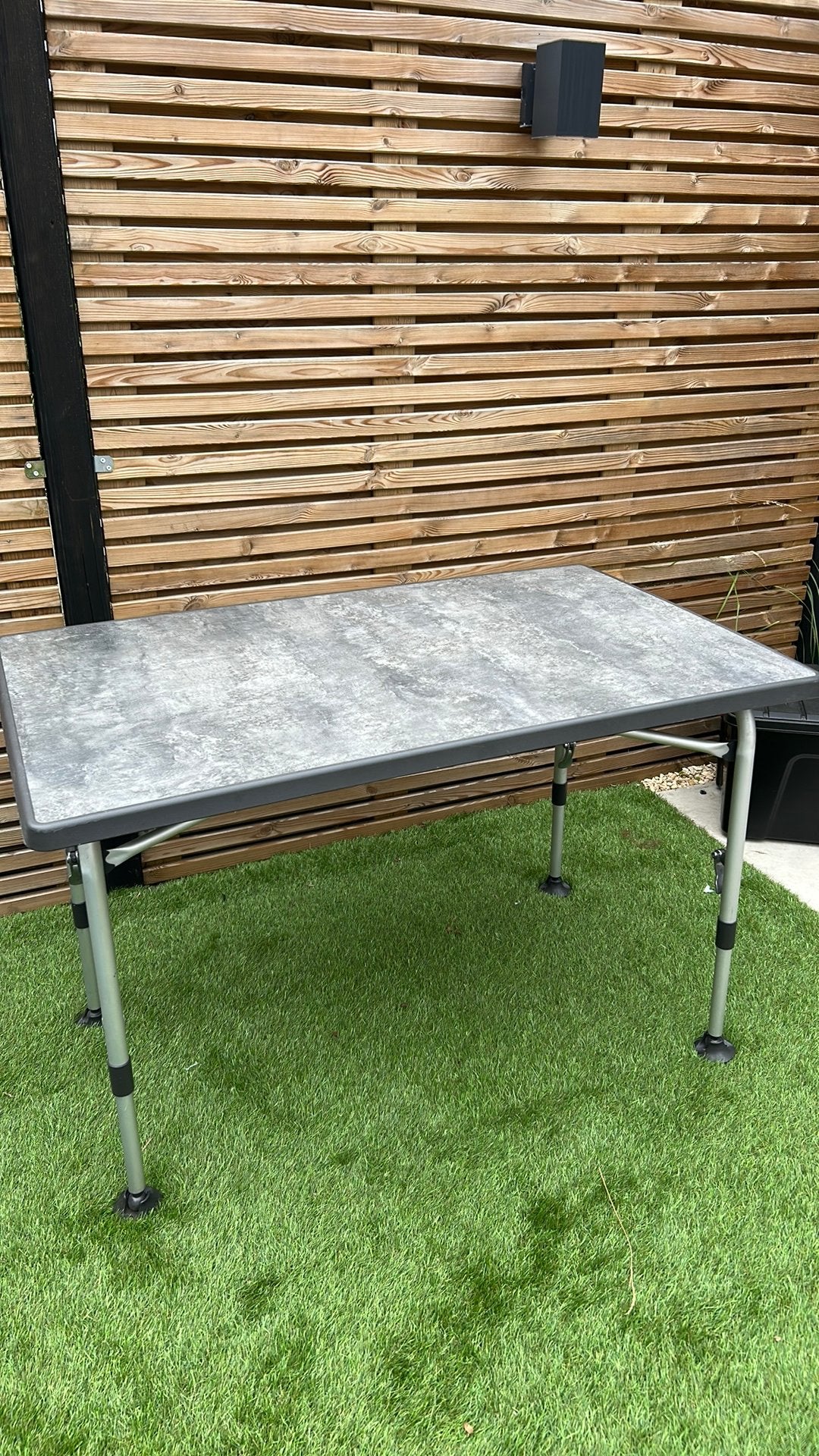 Campingtafel, Caravans en Kamperen, Kampeermeubelen, Ophalen, Zo goed als nieuw, Campingtafel