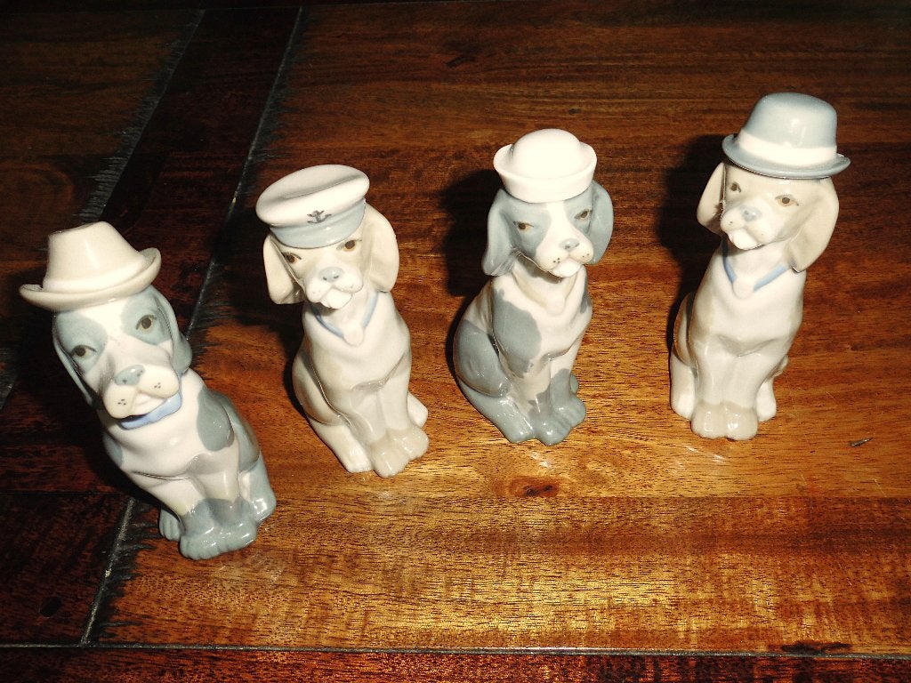 4 Mooie porseleinen Casades Hondjes, Ophalen of Verzenden, Zo goed als nieuw, Dier