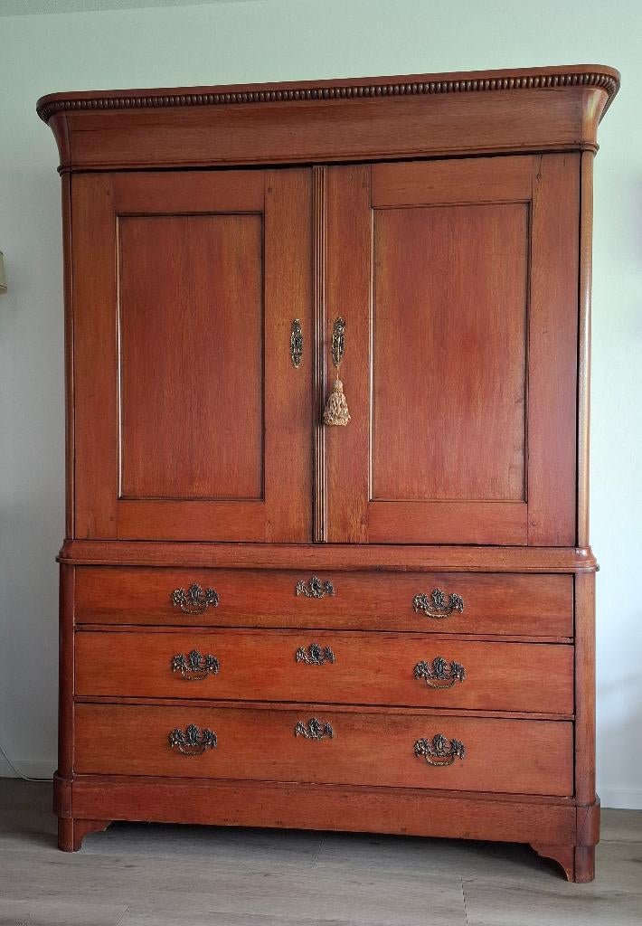 Kabinet / linnenkast, Ophalen