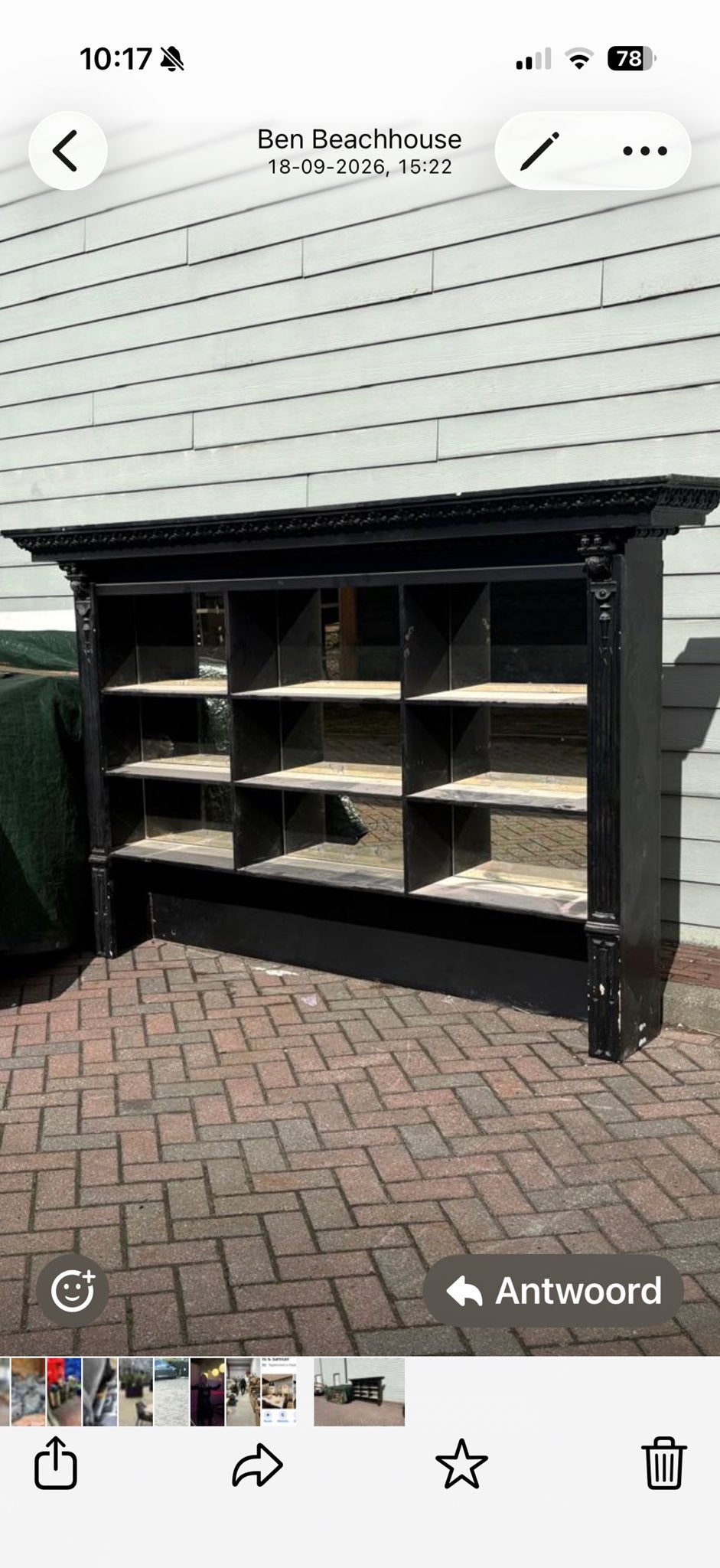 Zwart houten wandrek/boekenkast met sierlijsten, Ophalen