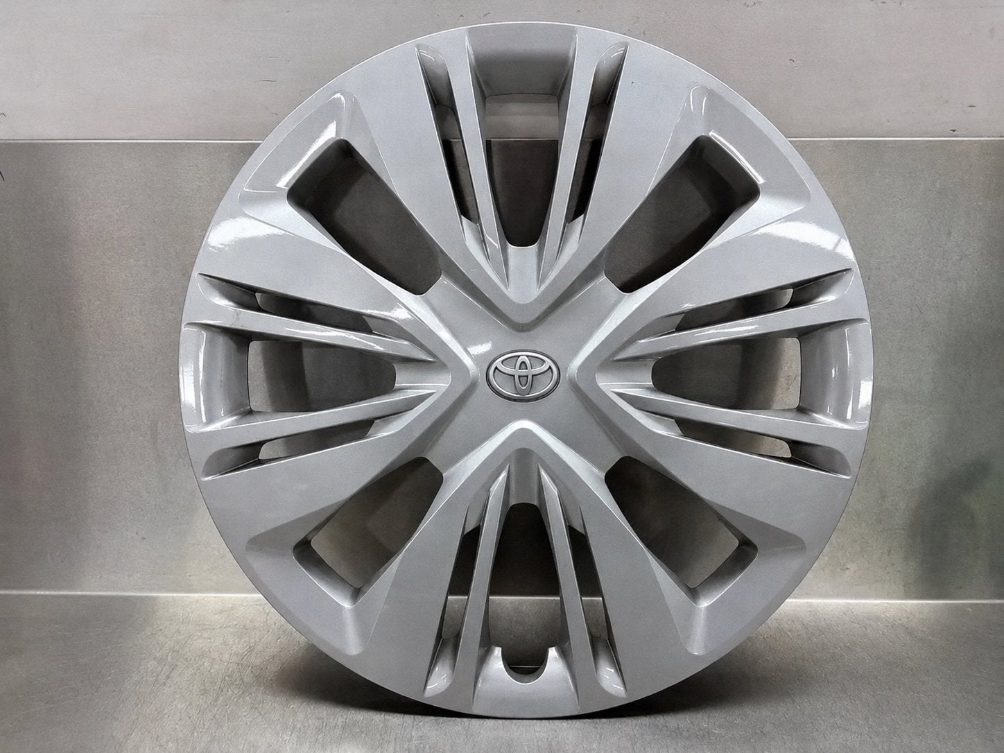 Toyota AYGO X 17” wieldoppen, Ophalen of Verzenden, Zo goed als nieuw