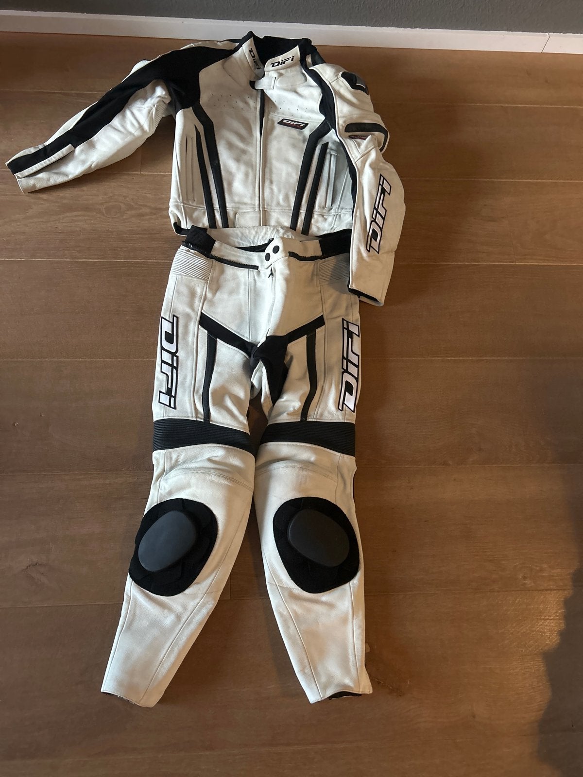 Difi GP1 leren combipak (jas en broek) - Wit/Zwart, Ophalen of Verzenden, Tweedehands, Heren, Combipak