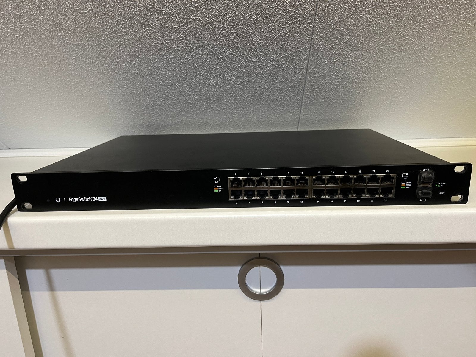 Ubiquiti EdgeSwitch 24 250W PoE+ Managed Gigabit Switch, Ophalen of Verzenden, Zo goed als nieuw