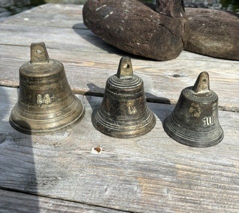 Drie oude bellen nr. 10,12 en 14, Antiek en Kunst, Verzenden, Brons