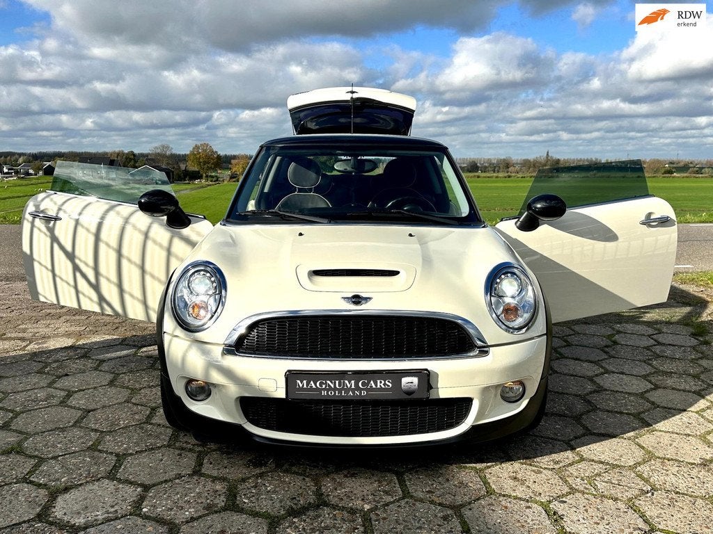 Mini Mini 1.6 Cooper S AIRCO XENON LEDER NIEUWE APK VELGEN, 4 cilinders, 4 stoelen, Leder, Bedrijf