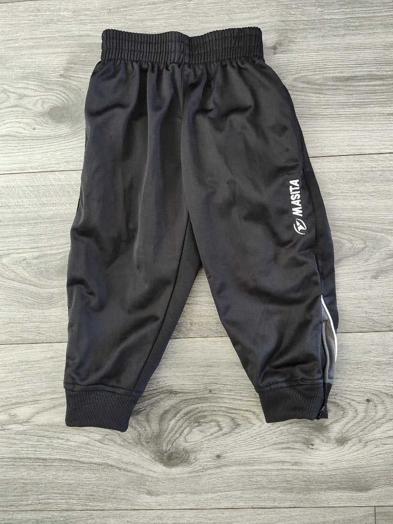 Masita Trainingsbroek Maat 98 Zwart Nieuw Retro Voetbal, Broek, Nieuw, Ophalen of Verzenden, Masita