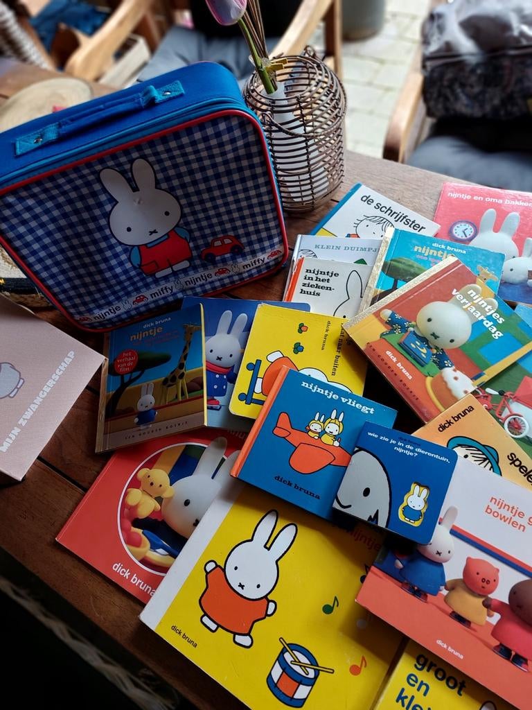 Nijntje boeken set met tas, Boeken, Kinderboeken | Baby's en Peuters, Ophalen of Verzenden, Gelezen