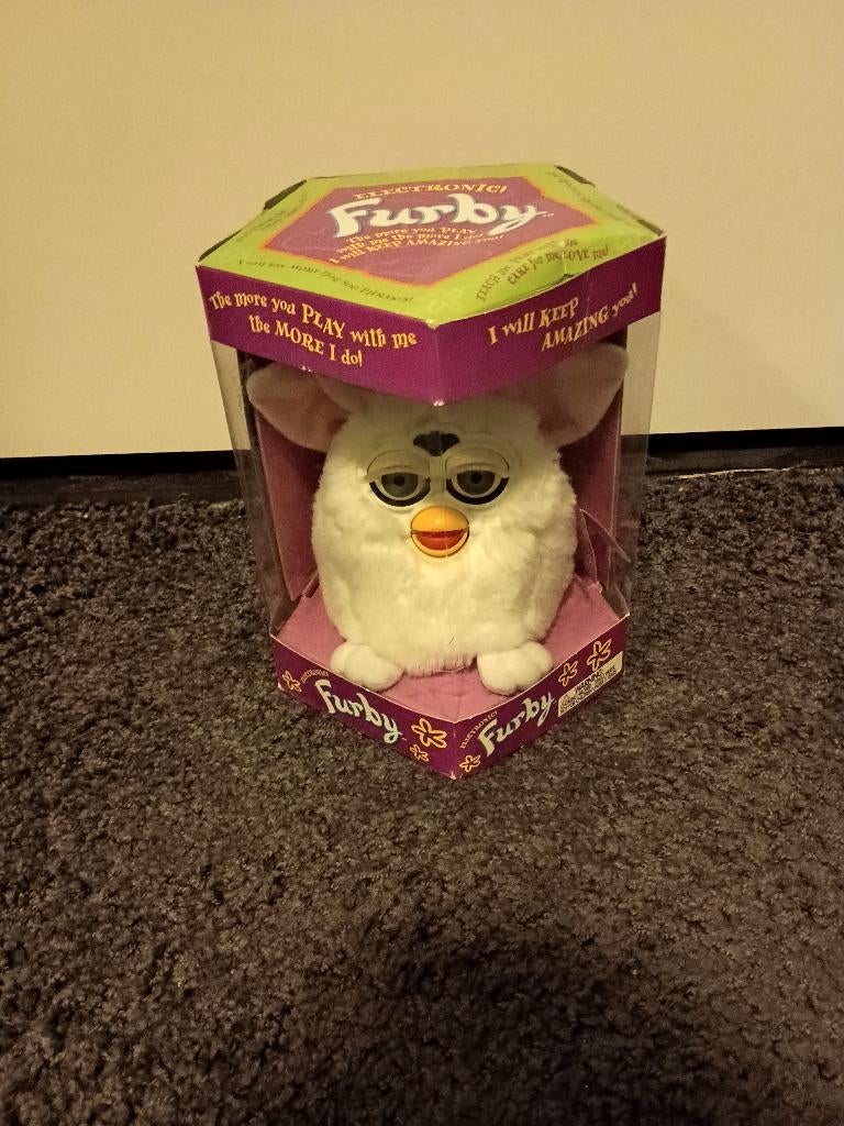 Furby Snowball nieuw in doos, Verzamelen, Verzenden, Nieuw