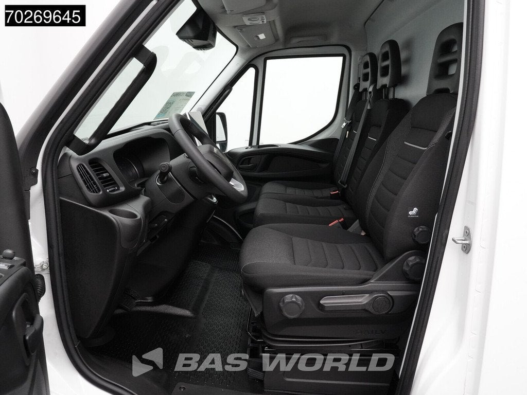 Iveco Daily 35S21 BPM VRIJ! 210PK 3.0L Automaat L2H2 Trekhaa, Auto's, Automaat, Stof, Multifunctioneel stuurwiel, Euro 6