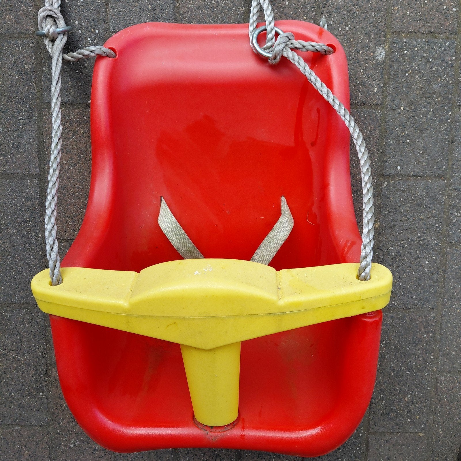 Babyschommel - Rood met geel - Veilig en comfortabel, Ophalen of Verzenden, Gebruikt, Schommel